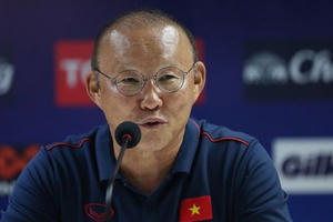 HLV Park Hang Seo bay thẳng sang Trung Quốc sau trận gặp Thái Lan