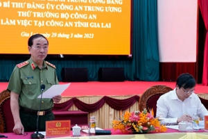 Thứ trưởng Bộ Công an Trần Quốc Tỏ làm việc tại Công an tỉnh Gia Lai