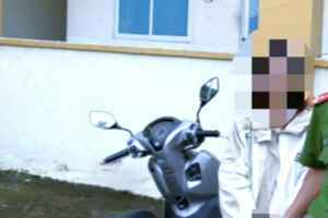 Bắt giữ "nữ quái" giả công nhân lừa lấy xe máy đi cầm cố