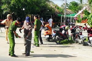 3 khẩu súng và 500 viên đạn trong nhà trung tá Campuchia