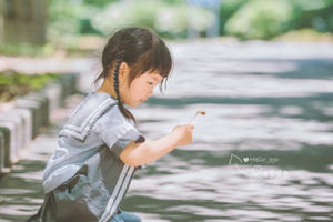 Bé gái 3 tuổi "vụt sáng" thành ngôi sao mạng xã hội sau khi bố khoe hàng trăm bức ảnh chụp con gái