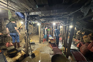 Triệt phá đường dây mua bán, vận chuyển trái phép thuốc nổ và 5 tấn chất độc