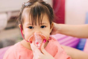 Cẩn trọng với những bệnh thường gặp ở trẻ trong ngày Tết