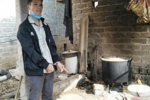 Đang hiếp dâm bé gái 5 tuổi, "yêu râu xanh" bị tóm gọn