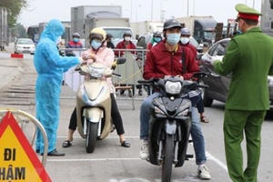 Hải Dương: Công sở vắng vẻ, các chốt kiểm dịch kiểm soát chặt chẽ