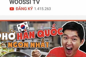 Làn sóng YouTuber ngoại 'đổ bộ' Việt Nam