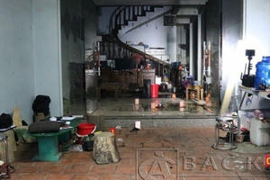 Vụ 3 mẹ con chết cháy: Nghi vấn người chồng tưới xăng thiêu cả nhà