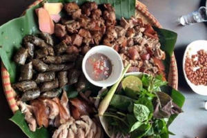 Vì sao dân gian thường kiêng ăn cháo trắng, thịt chó trong tháng cô hồn? Vì sao dân gian thường kiêng ăn cháo trắng, thịt chó trong tháng cô hồn?