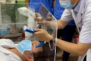 “Lo cho thầy thuốc lúc này không chỉ là nghĩa tình, mà còn là trách nhiệm”