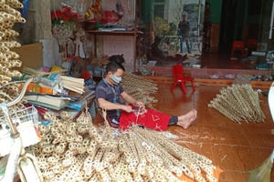Thợ làm hàng mã "tăng ca" cho kịp ngày tiễn ông Công, ông Táo