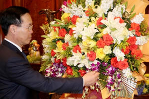 Chủ tịch nước Võ Văn Thưởng dâng hoa, dâng hương tưởng niệm Chủ tịch Hồ Chí Minh