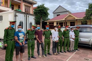 Bắt giam 4 người ném đá, vỏ chai bia khiến 5 công an bị thương tại Quảng Trị