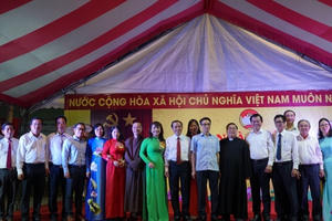 Phó Thủ tướng Vũ Đức Đam dự Ngày hội Đại đoàn kết tại Đồng Nai Phó Thủ tướng Vũ Đức Đam dự Ngày hội Đại đoàn kết tại Đồng Nai