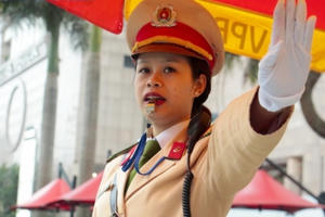 Gặp gỡ nữ Thượng sỹ Cảnh sát giao thông 9x xinh đẹp