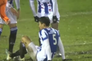 [Clip]: Xem lại tình huống Văn Hậu dính chấn thương trong trận đại thắng của Heerenveen