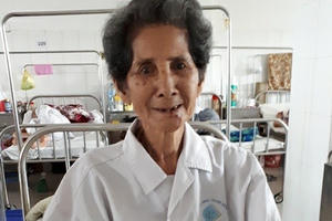 Cứu sống cụ bà 90 tuổi bị nhồi máu cơ tim cấp và nhiều sỏi mật