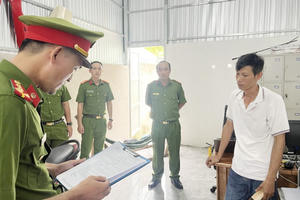 Khởi tố nhóm đối tượng làm giả hồ sơ đăng ký xe ở Cà Mau