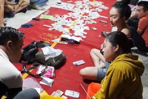 Triệt phá tụ điểm đánh bạc cử người cảnh giới, đưa đón con bạc