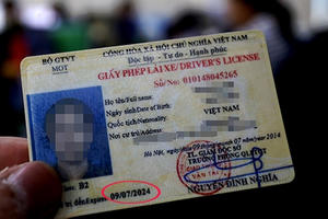 Thiếu tướng Trần Thế Quân: 'Rút thời hạn bằng lái xe gây tốn kém và bức xúc' Thiếu tướng Trần Thế Quân: 'Rút thời hạn bằng lái xe gây tốn kém và bức xúc'