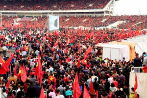 Hơn 70.000 người hâm mộ nhuộm đỏ sân vận động Mỹ Đình