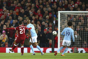 Liverpool 3-0 Man City: Man xanh vỡ vụn trong 19 phút