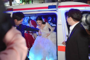 Sở Y tế TP HCM làm rõ nguồn gốc của xe cứu thương chở diễn viên đến họp báo phim “Âm dương lộ”