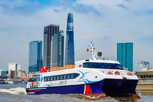 5 tàu cao tốc chở hàng từ miền Tây đến TP HCM