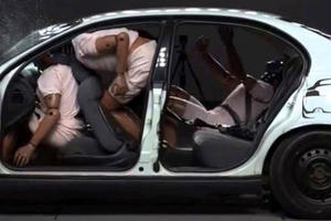 Bản tin Xe Plus: Xử phạt lỗi ngồi ghế sau ô tô không thắt dây an toàn - Khó nhưng cần thiết!