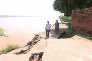 Sạt lở đe dọa tính mạng và tải sản nhiều hộ dân huyện Tam Nông, Phú Thọ