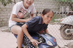 Con gái bà Tân Vlog lộ ảnh 'chất chơi'