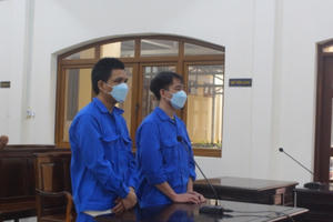 Đưa người xuất nhập cảnh trái phép, hai bị cáo lãnh án 21 năm tù