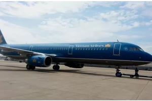 Vietnam Airlines hoãn chuyến bay 80 phút để cứu khách Hàn Quốc bị nạn