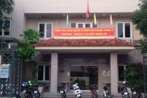 Hai phóng viên Báo Gia đình Việt Nam bị hành hung sau khi rời khỏi UBND Phường Nhật Tân