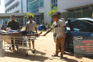 Những chuyến xe cấp cứu 0 đồng của người đàn ông phố núi