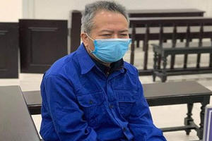 Bác họ hãm hiếp cháu gái 5 tuổi