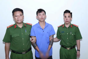 Bắt kẻ sát hại tài xế xe ôm để cướp tài sản trong khu công nghiệp ở Đồng Nai Bắt kẻ sát hại tài xế xe ôm để cướp tài sản trong khu công nghiệp ở Đồng Nai