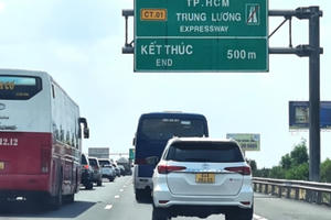 Cần nhân rộng mô hình 'chuyển nhượng quyền thu phí' cao tốc