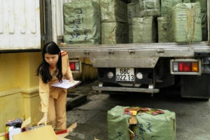 Thanh Hóa: Bắt giữ xe tải chở 5 tấn pháo điện đang trên đường tiêu thụ