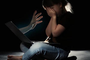 Làm gì để bảo vệ trẻ em trên không gian mạng?