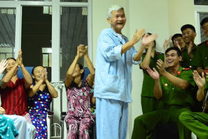 Clip "Tàu anh qua núi" phiên bản Đại học PCCC gây sốt cộng đồng mạng Clip "Tàu anh qua núi" phiên bản Đại học PCCC gây sốt cộng đồng mạng