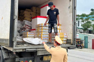 Nghệ An: Phát hiện, tiêu hủy 2 tấn thực phẩm bẩn