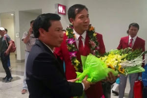 Xạ thủ Hoàng Xuân Vinh: Ngày trở về vinh quang Xạ thủ Hoàng Xuân Vinh: Ngày trở về vinh quang