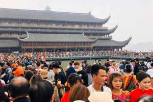 Chùa Tam Chúc: 3 lần dừng bán vé 3 vì 5 vạn du khách vãn cảnh dịp cuối tuần