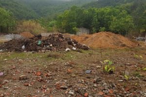 Quảng Ninh: Chưa rõ nguồn gốc đất, xã Hạ Long vội vã cho đơn vị thi công đào xới