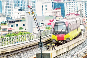 Từng bước "xanh hóa" phương tiện giao thông công cộng