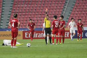 Tuyển Việt Nam nhận hung tin từ Đình Trọng