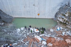 Tai nạn lao động ở Thủy điện Đăk Mi 1: Hút cạn nước tìm kiếm 2 nạn nhân mất tích