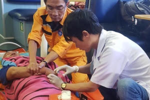 Cứu nạn thuyền viên tàu cá bị tai biến mạch máu não tại ngư trường Hoàng Sa