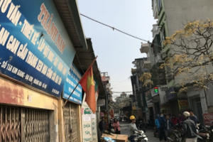 Lấy đường làm nhà: 'Đúng quy trình' dân vẫn bức xúc