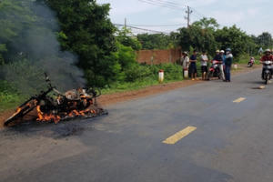Đắk Lắk: Nguyên nhân cháy xe máy là khi đang lưu thông trên đường thì phát hỏa